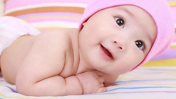 Kem dưỡng ẩm giúp các bé có làn da mịn màng và bảo vệ an toàn cho da