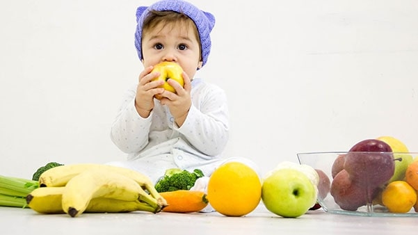 Bé được phát triển toàn diện kỹ năng nhai nuốt