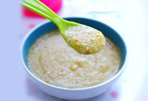 Đủ dinh dưỡng cho bé với bột gà hầm hạt sen