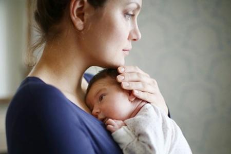 NHỮNG KHÓ KHĂN CỦA MẸ TRONG QUÁ TRÌNH CHO BÉ BÚ